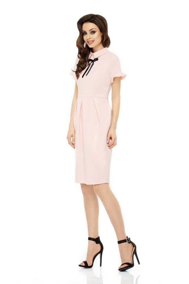 Dámské společenské šaty s límečkem, stužkou a krátkým rukávem dlouhé - Růžová / M - Lemoniade - M