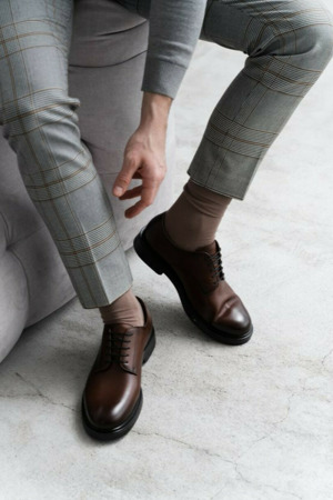 Hladké pánské ponožky s jemným vzorem 056