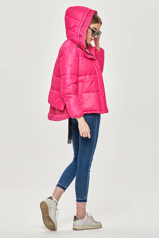 Krátká růžová dámská zimní bunda s kapucí (jin211) - S (36) - odcienie różu
