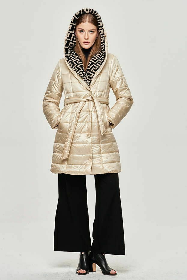 Lehká dámská zimní bunda v ecru barvě se zateplenou kapucí (OMDL-019) - XXL (44) - odcienie bieli