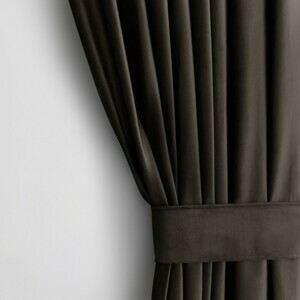 Záves AmeliaHome Velvet 140x270 cm tmavohnedý, velikost 140x270